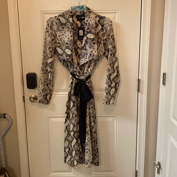 Fashion Nova NWT Ease Up Snake Print Duster, XL,fully open in front with tie blt - Picture 1 of 7